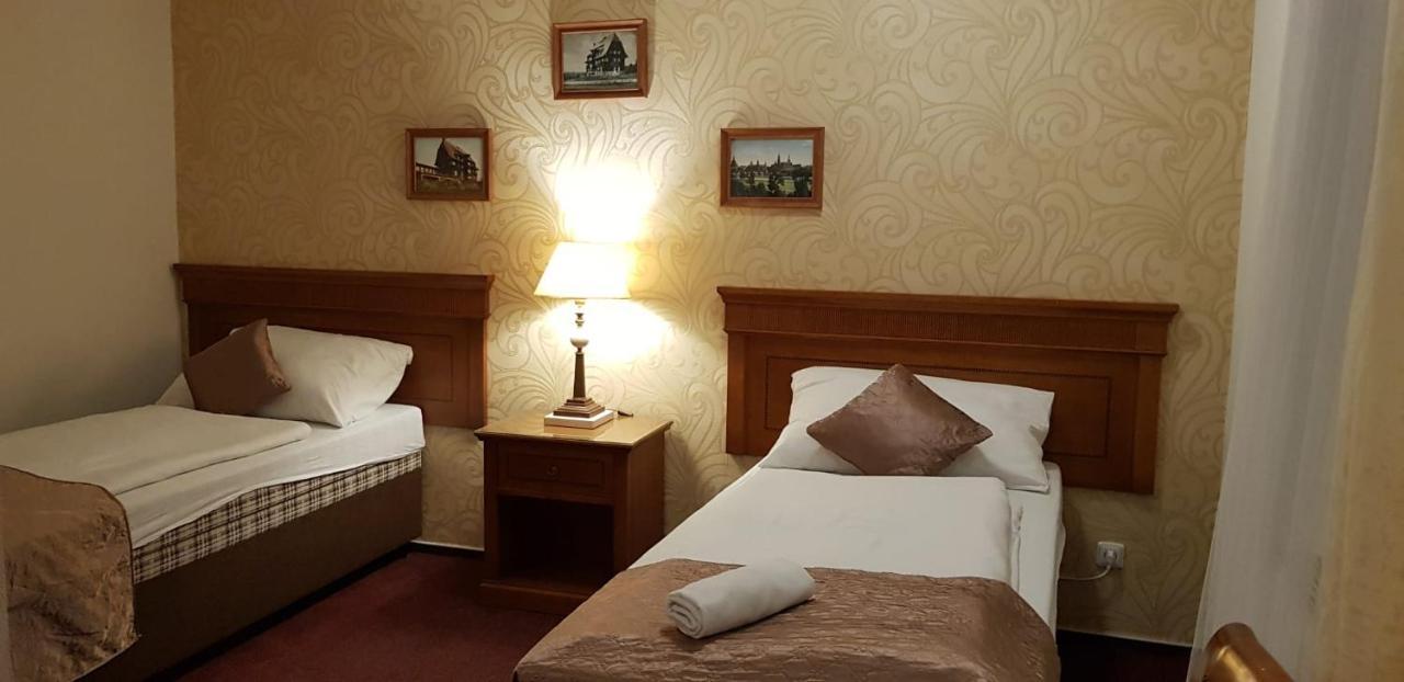 Hotel A Restaurace Pomezi Cínovec 외부 사진