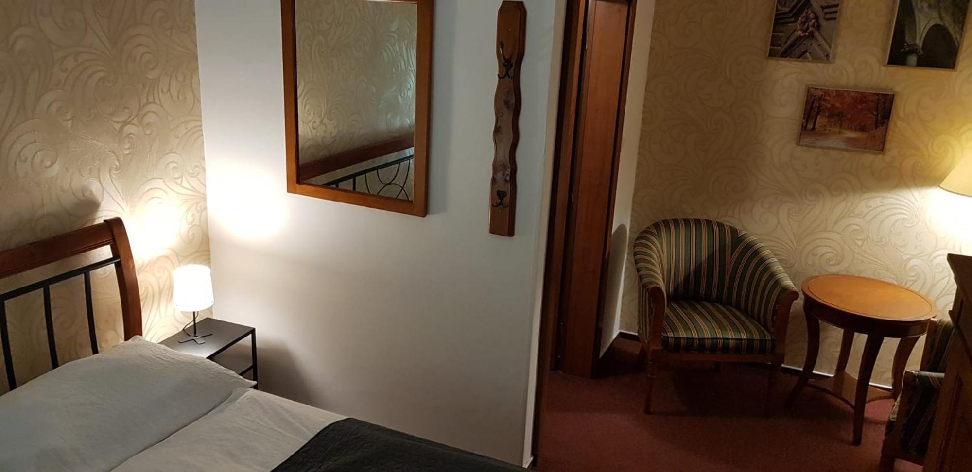 Hotel A Restaurace Pomezi Cínovec 외부 사진