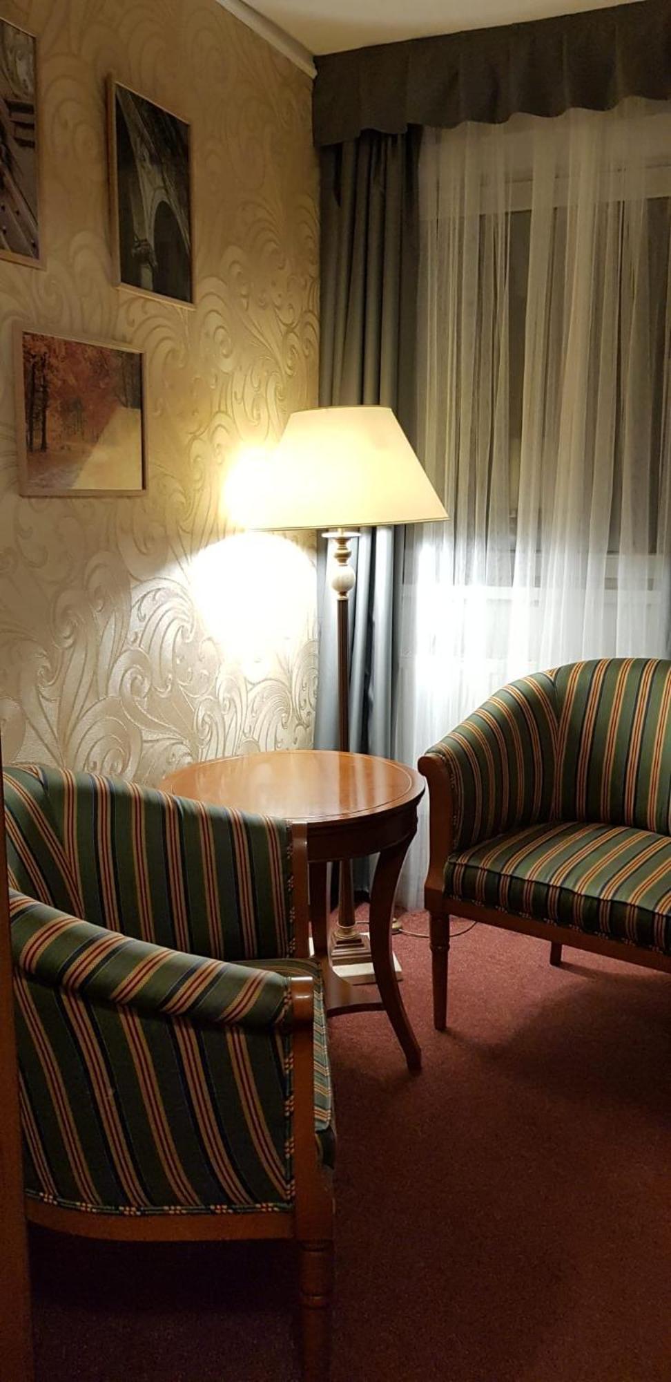 Hotel A Restaurace Pomezi Cínovec 외부 사진